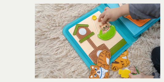 Montessori-Spielzeug für jedes Alter – Wie My First Book & Small Hands dein Kind begleiten