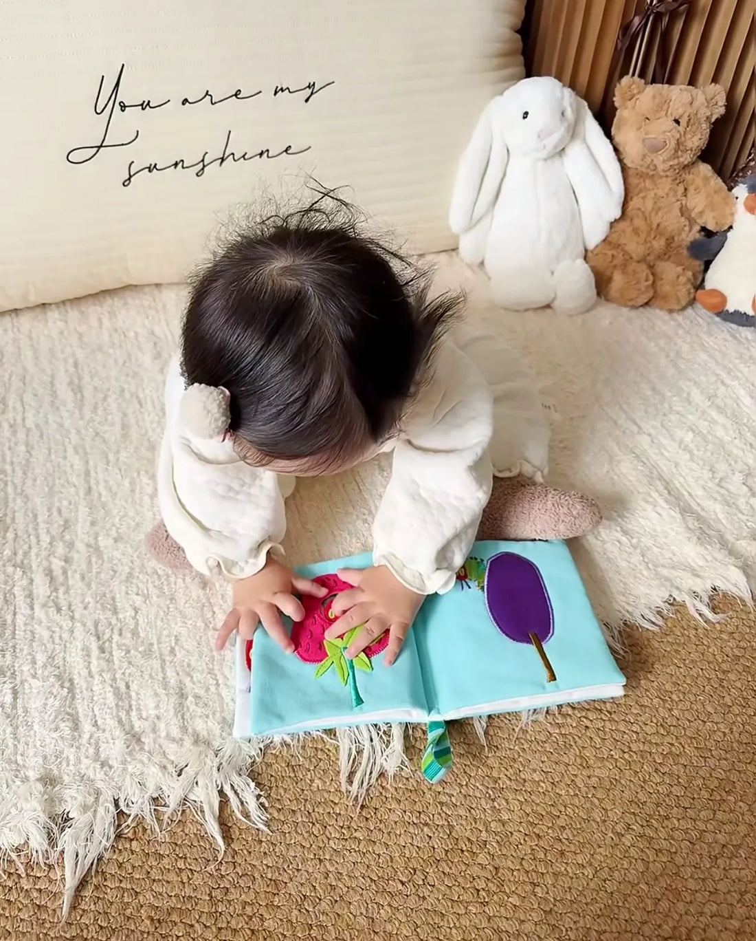 Montessori im Alltag: Wie My First Book und Small Hands die natürliche Entwicklung deines Kindes fördern